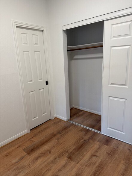 Building Photo - 2323 Fairwind Rd