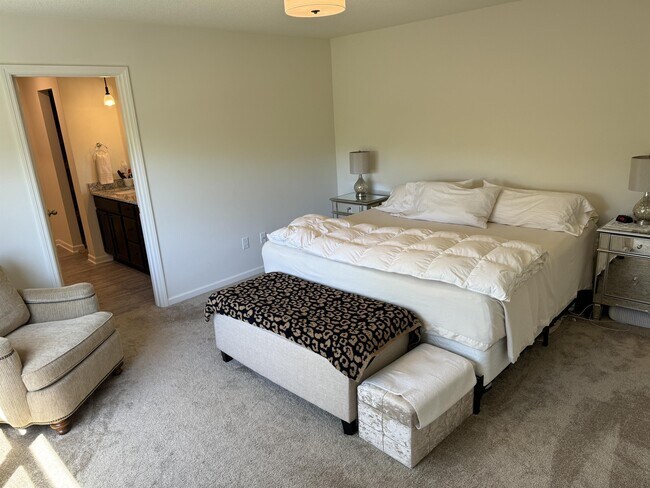 Building Photo - 1038 White Tail Ln