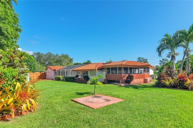 Building Photo - 17320 SW 89th Ave