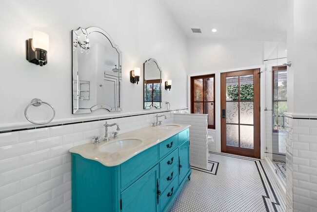 Building Photo - North Laguna Story Book Cottage