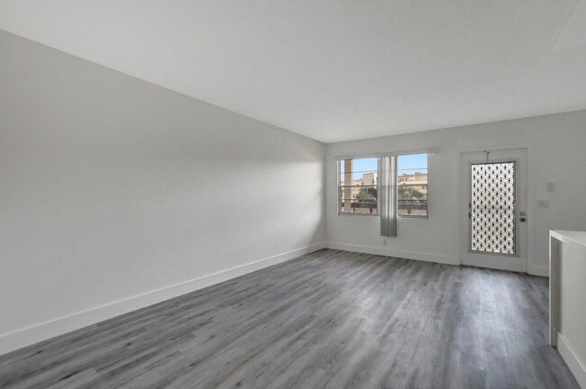 Building Photo - 2053 Wolverton C
