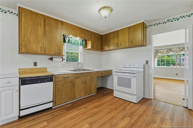 Building Photo - 2902 Cornell Dr