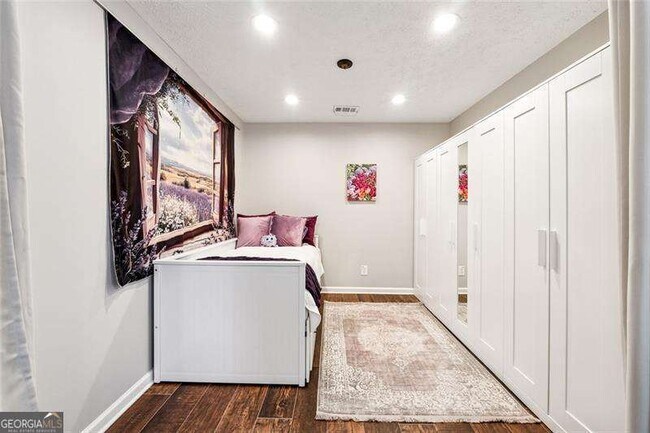 Building Photo - 6808 Glenridge Dr