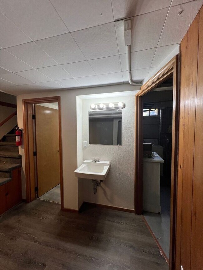 Building Photo - Reserve Now: Spacious, Newly Renovated 5-B...