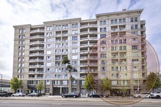 Building Photo - Western SoMa - 2 BR, 2 BA Condo 1,160 Sq. Ft. - 3D Virtual Tour