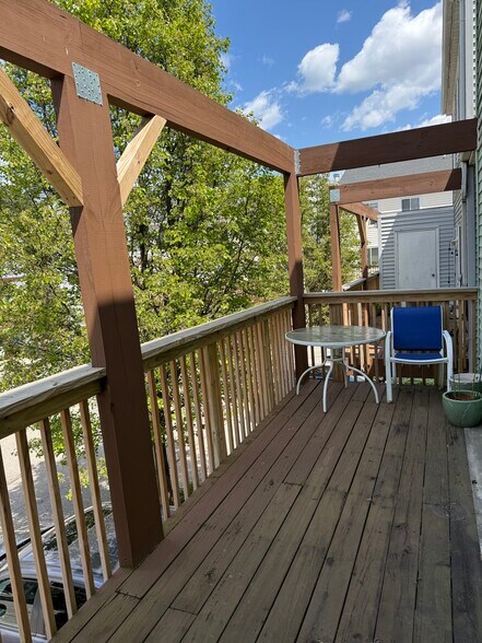 Building Photo - 22304 River Walk Ln