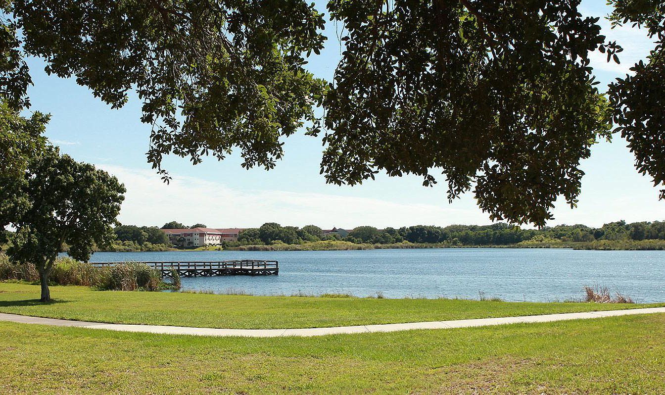 On-site lake with kayaking - 2451 Canadian Way