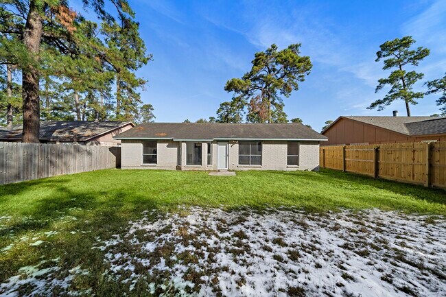 Building Photo - 7010 Foxmar Ln