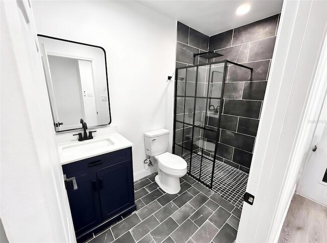 Building Photo - 1017 Parkwood Dr