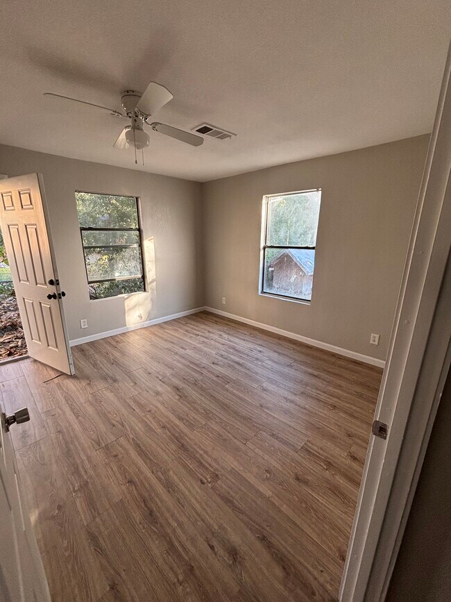 Building Photo - 1314 Dewberry St