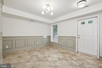 Building Photo - 284 Parker Ave