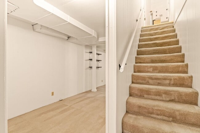 Building Photo - 3535 43rd Ave W