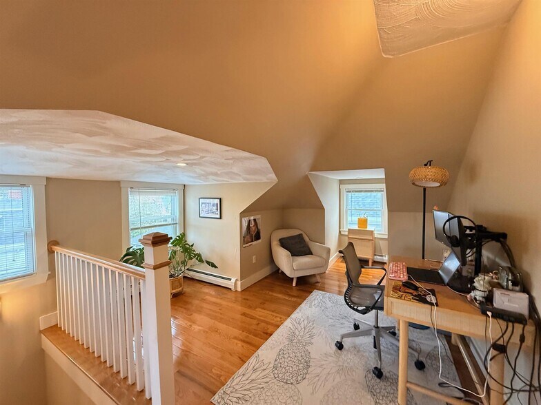 Building Photo - 119 Central St