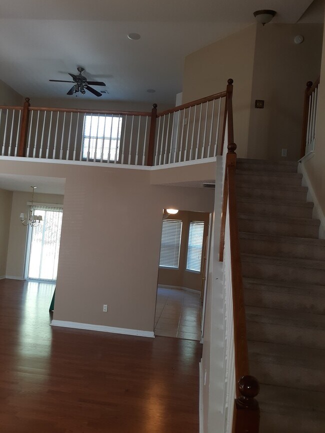 Building Photo - Charming 2 Story Home in Northeast Columbia!