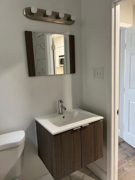 Building Photo - 1707 Montello Ave NE