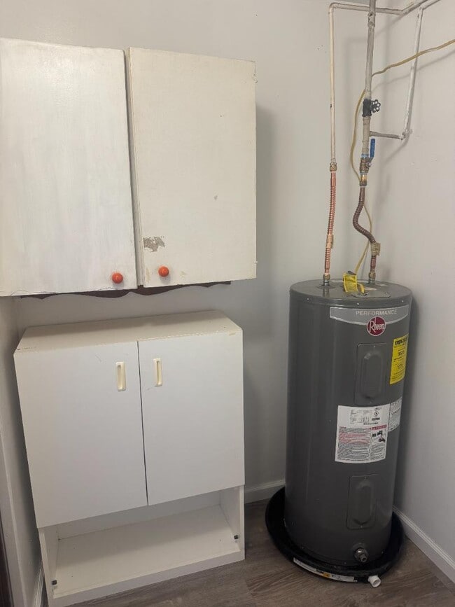 Building Photo - 119 Paper Collar Row