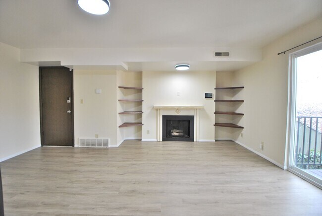 Building Photo - 167 E 100 N