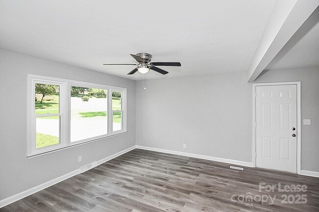 Building Photo - 1433 Edgewood Rd