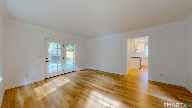 Building Photo - 463 White Oak Shade Rd