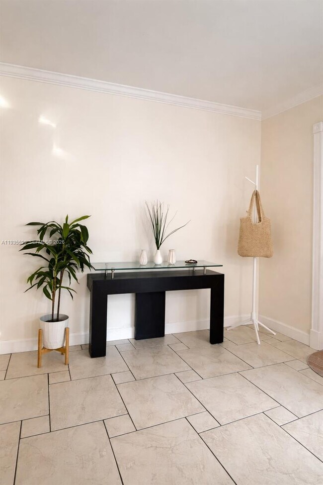 Building Photo - 232 SE 6th St