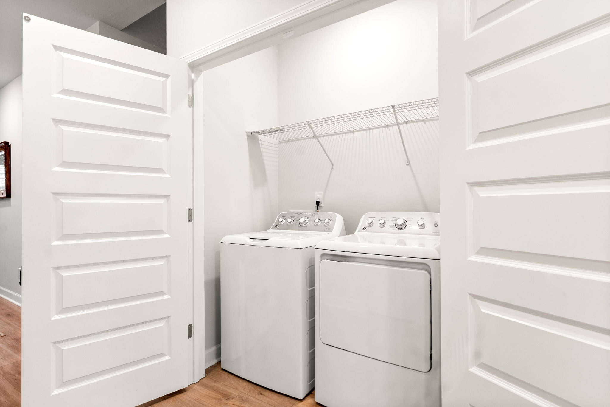 Building Photo - 825 Descartes St