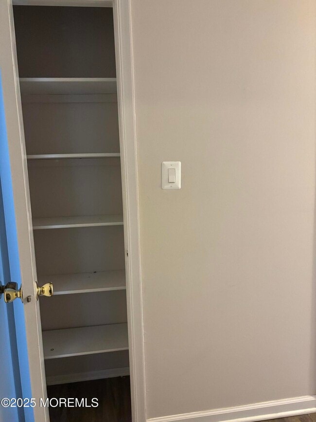 Building Photo - 481 Hawthorne Pl