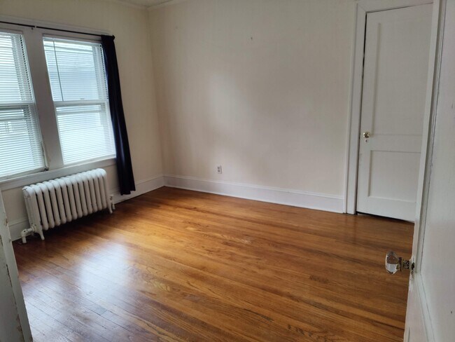 Building Photo - 145 Dover Rd