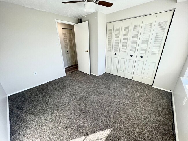 Building Photo - Stunning Condo Unit - 2 Bedroom with Balcony - Hopewell Township