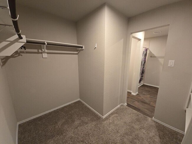 Building Photo - 16790 Lonely Pines Dr
