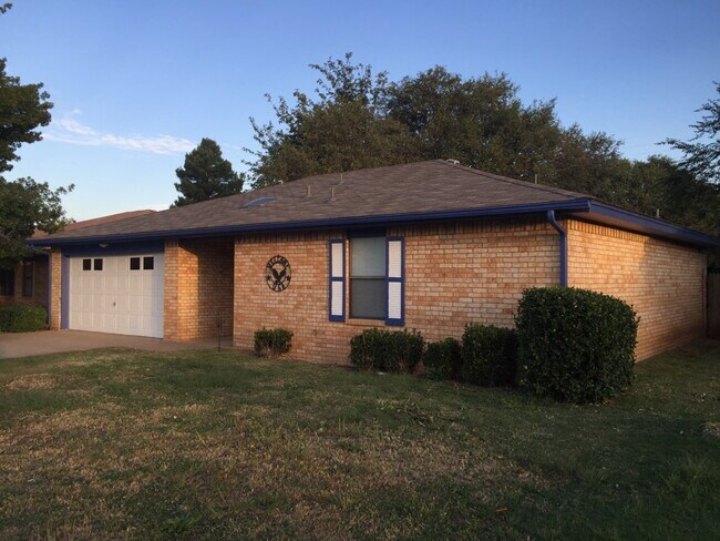 Primary Photo - Charming 2-Bed, 2-Bath in Lubbock with Spa...