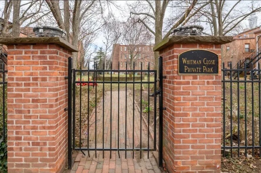 Building Photo - 58 Buckingham St