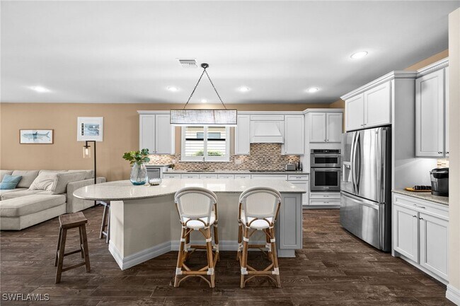 Building Photo - 14750 Laguna Dr