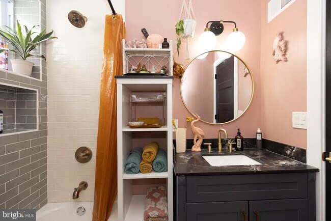 Building Photo - 1010 S Paxon St