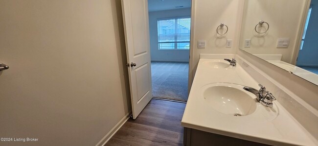 Building Photo - 1557 Robin Rd