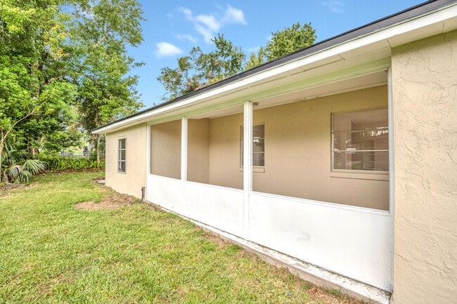 Building Photo - 1516 Zinnia Dr