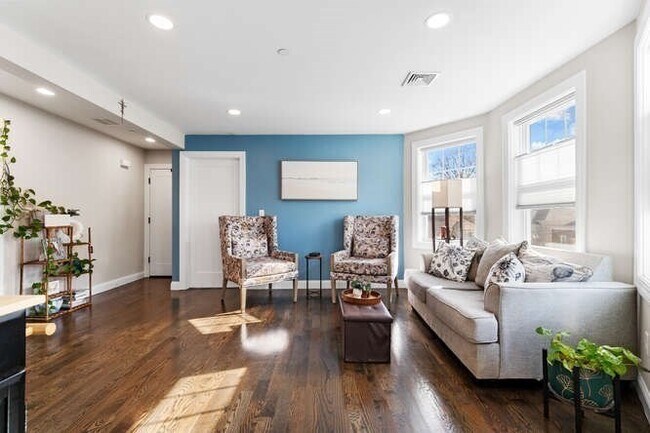 Building Photo - 22 Victor St