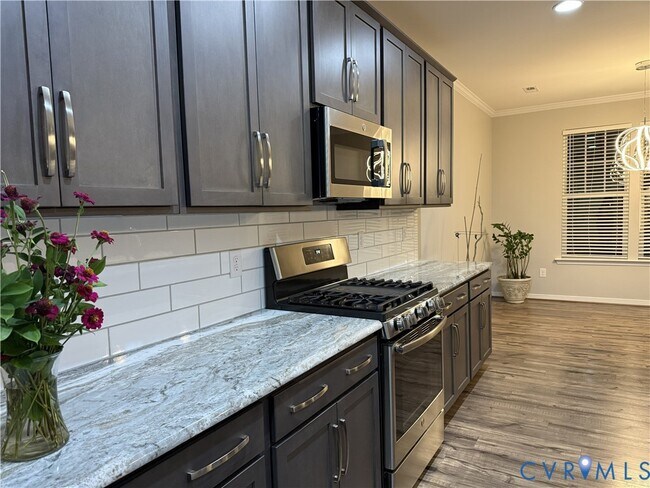 Building Photo - 4018 Tin Roof Way