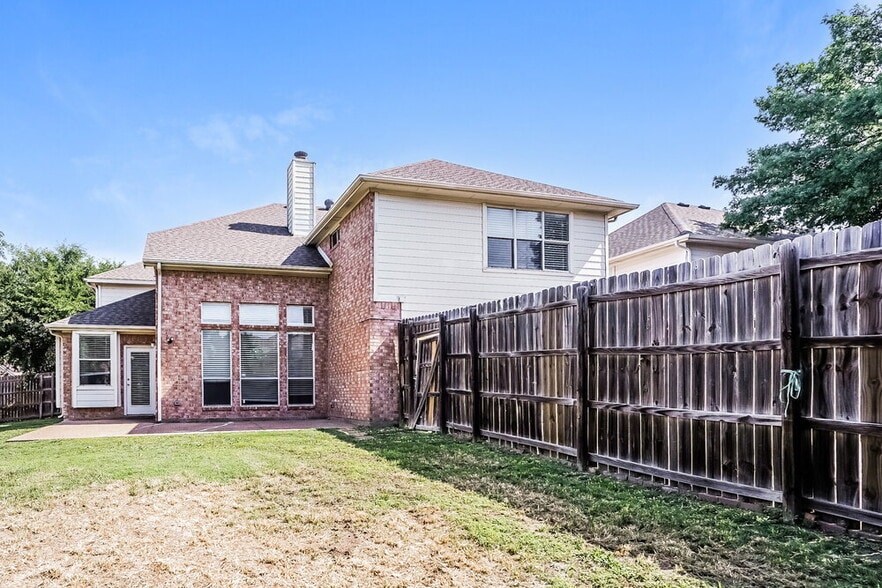 Building Photo - 4420 Vanderpool Dr