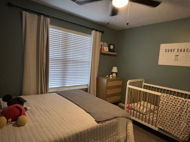 Building Photo - Gorgeous 3 Bedroom 2 Bathroom House!