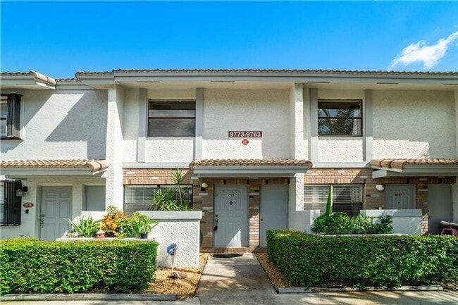 Building Photo - 9769 Riverside Dr