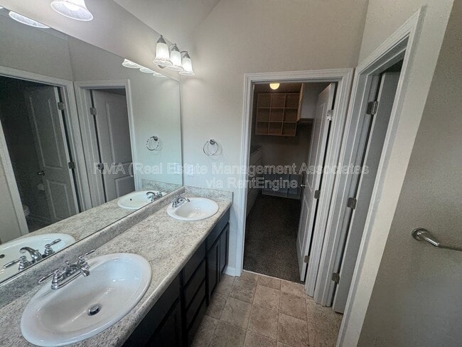 Building Photo - 2495 Barnesville Rd