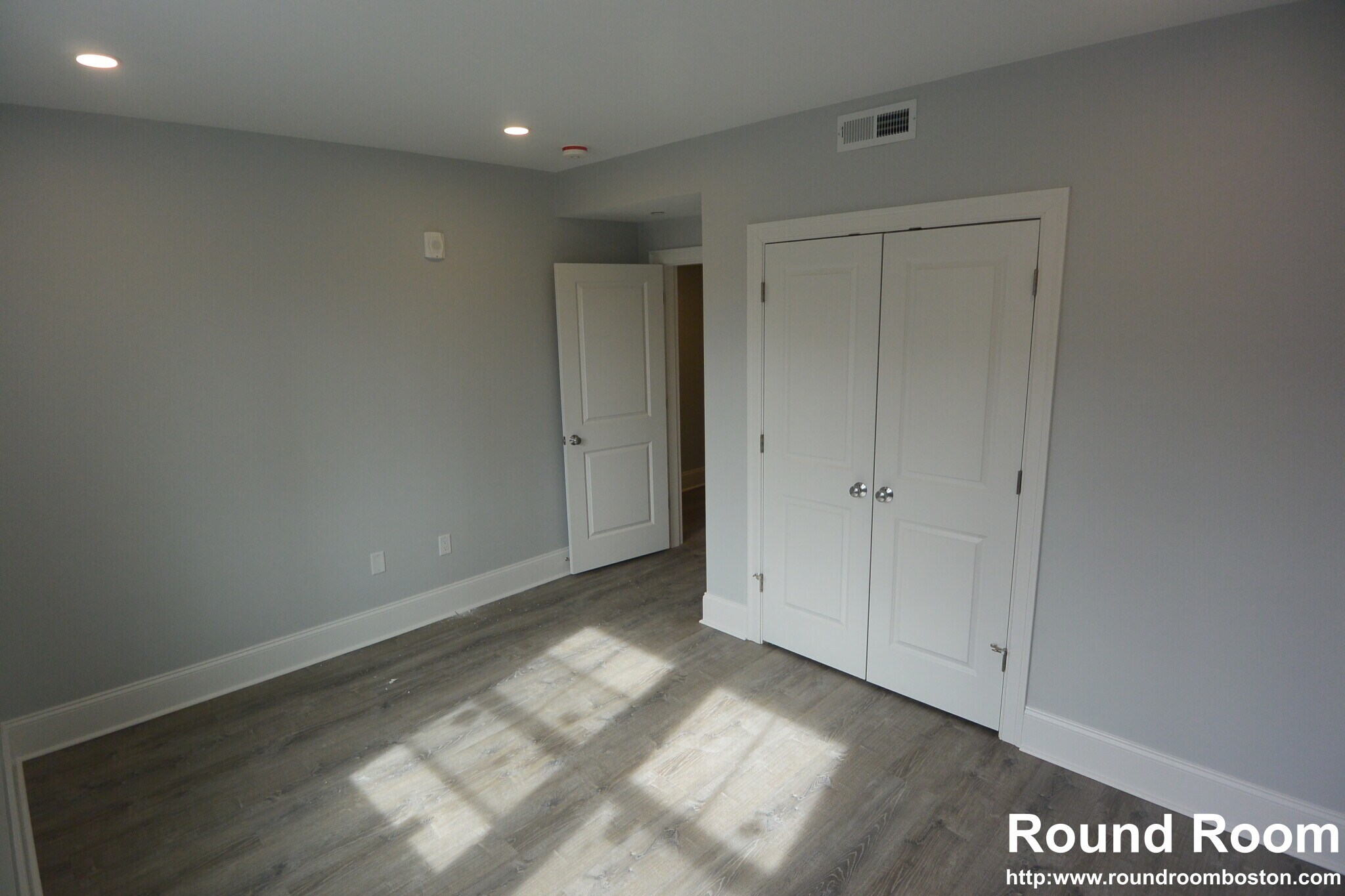 Building Photo - 120 Kenrick St