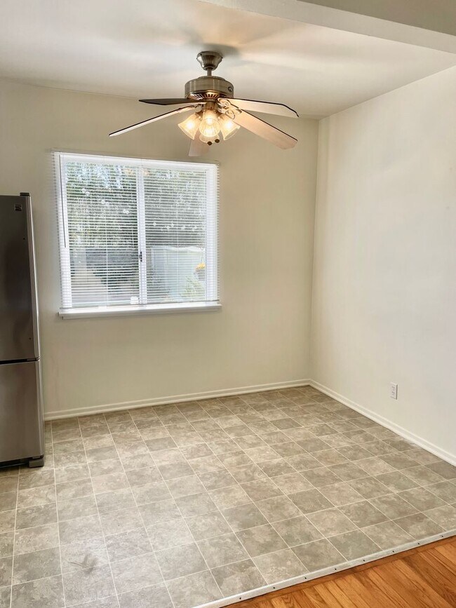 Building Photo - Gorgeous Hermosa Hills home with spacious ...