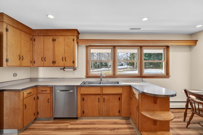 Building Photo - 9 Harbor View S