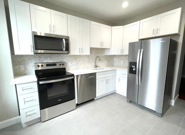 Building Photo - 4680 Umbria St