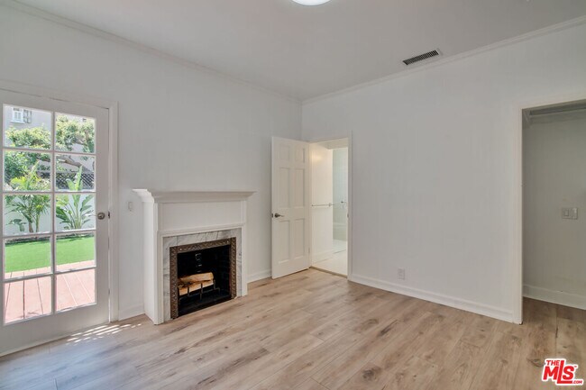 Building Photo - 641 N Martel Ave