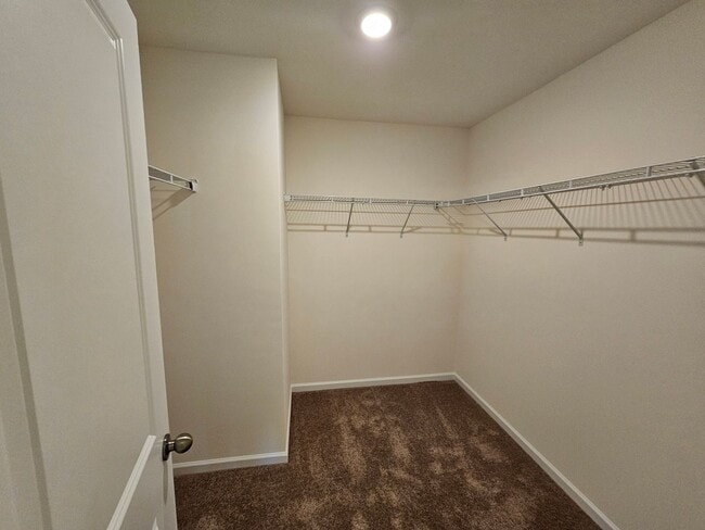 Building Photo - Like New Town Home in Kellerton Place, Monroe!