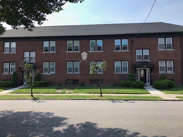 Primary Photo - 422 Skillen St