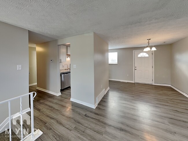 Building Photo - 849 Upwoods Dr