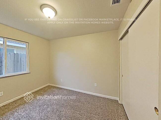 Building Photo - 405 3rd St